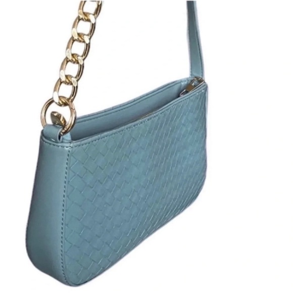 MW Shoulder Bag with Gold Chain Faux Leather - Picture 4 of 13